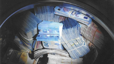 Photo of وضع أمواله في غسالة لتمسكه الشرطة بتهمة غسيل الأموال