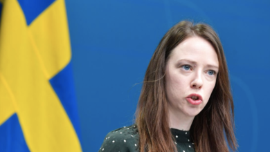 Photo of الحكومة السويدية تضع 100 مليون كرون للنساء والأطفال والمثليين المعنفين