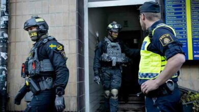 Photo of ردع العصابات من قِبل الشرطة السويدية بعدما ألقوا القبض على أربع عناصر إجرامية
